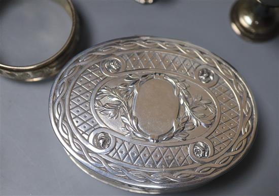 A Victorian silver toddy spoon with whalebone handle and a collection of small silver, approx 9.5oz (weighable)
